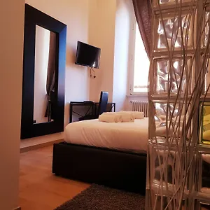 https://cairoli-rooms-rome.it-romehotels.com